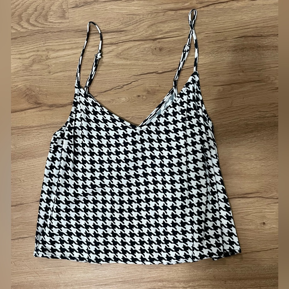 NWOT kendall & kylie houndstooth tank